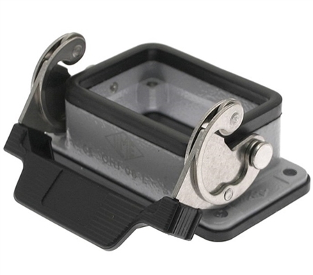 Does the ILME CHI-06L C-Type bulkhead mount housing come with a cover?