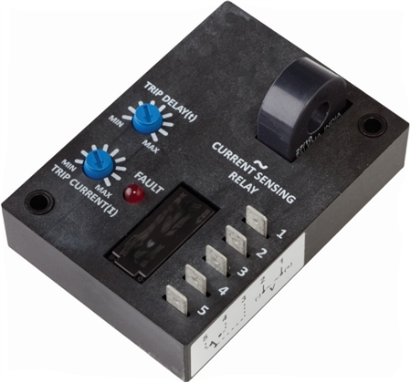 What happens to the Macromatic CUH05A1BF relay if a fault is detected before the trip delay finishes? 